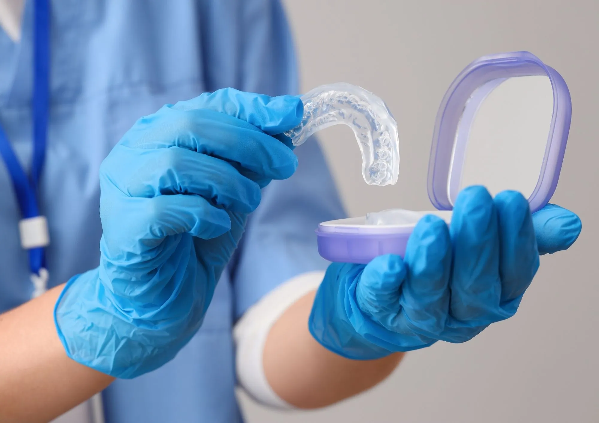 Equipo de dentistas en clínica dental especializada en Sanchinarro Madrid